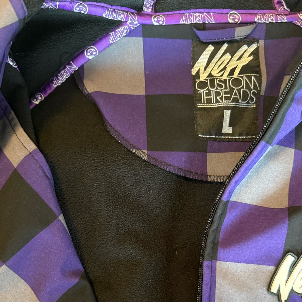 Neff Softshell Snowboarding Jacket - Picture 6 of 8